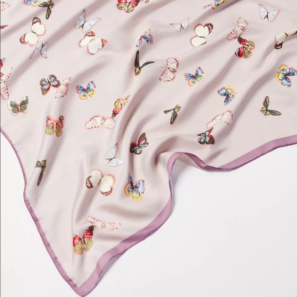 Urban Outfitters-Flutter Printed Bandana - Picture 2 of 5